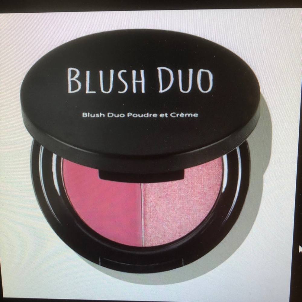 The Beauty Crop Blush Duo with Ulta folding mirror